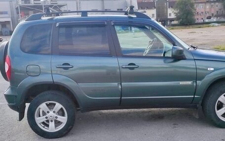 Chevrolet Niva I рестайлинг, 2017 год, 830 000 рублей, 4 фотография