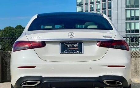 Mercedes-Benz E-Класс, 2022 год, 3 911 000 рублей, 4 фотография