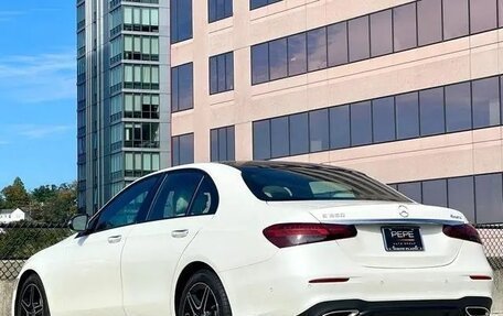 Mercedes-Benz E-Класс, 2022 год, 3 911 000 рублей, 6 фотография