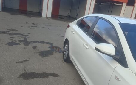 Hyundai Solaris II рестайлинг, 2021 год, 1 200 000 рублей, 2 фотография