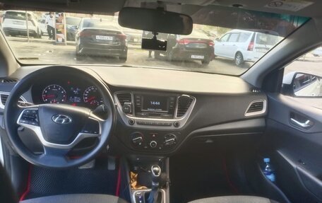 Hyundai Solaris II рестайлинг, 2021 год, 1 200 000 рублей, 8 фотография