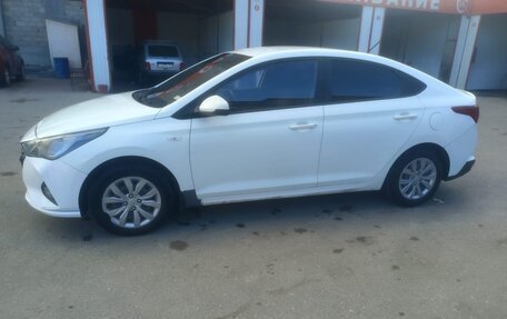 Hyundai Solaris II рестайлинг, 2021 год, 1 200 000 рублей, 12 фотография