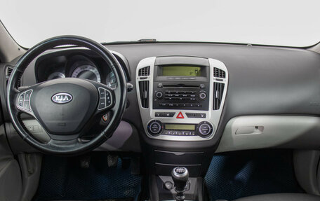 KIA cee'd I рестайлинг, 2008 год, 500 000 рублей, 13 фотография