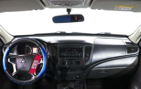 Mitsubishi L200 IV рестайлинг, 2018 год, 1 590 000 рублей, 12 фотография