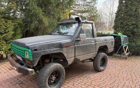Nissan Patrol, 1984 год, 695 000 рублей, 3 фотография