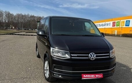 Volkswagen Multivan T6 рестайлинг, 2016 год, 3 460 000 рублей, 1 фотография