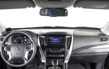 Mitsubishi Pajero Sport III рестайлинг, 2019 год, 2 495 000 рублей, 12 фотография