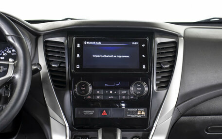 Mitsubishi Pajero Sport III рестайлинг, 2019 год, 2 495 000 рублей, 14 фотография