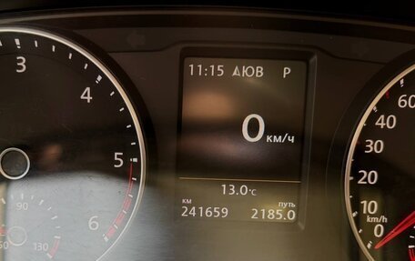 Volkswagen Multivan T6 рестайлинг, 2016 год, 3 460 000 рублей, 7 фотография