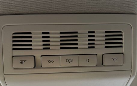 Volkswagen Multivan T6 рестайлинг, 2016 год, 3 460 000 рублей, 8 фотография