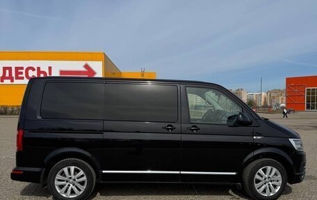 Volkswagen Multivan T6 рестайлинг, 2016 год, 3 460 000 рублей, 10 фотография