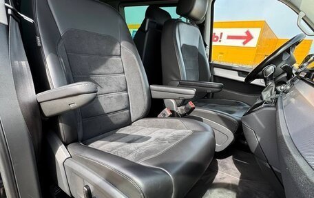 Volkswagen Multivan T6 рестайлинг, 2016 год, 3 460 000 рублей, 17 фотография