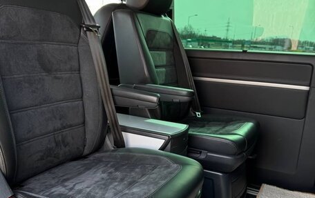 Volkswagen Multivan T6 рестайлинг, 2016 год, 3 460 000 рублей, 20 фотография