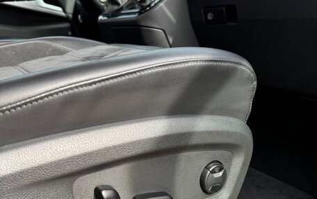 Volkswagen Multivan T6 рестайлинг, 2016 год, 3 460 000 рублей, 16 фотография