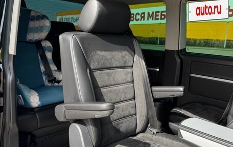 Volkswagen Multivan T6 рестайлинг, 2016 год, 3 460 000 рублей, 29 фотография