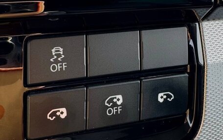 Volkswagen Multivan T6 рестайлинг, 2016 год, 3 460 000 рублей, 35 фотография