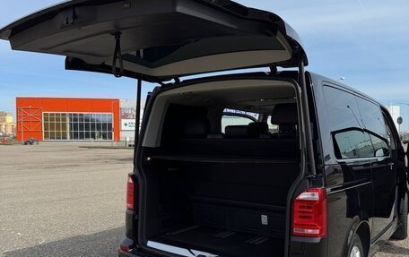 Volkswagen Multivan T6 рестайлинг, 2016 год, 3 460 000 рублей, 36 фотография