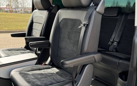 Volkswagen Multivan T6 рестайлинг, 2016 год, 3 460 000 рублей, 39 фотография