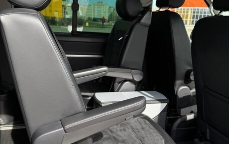 Volkswagen Multivan T6 рестайлинг, 2016 год, 3 460 000 рублей, 40 фотография