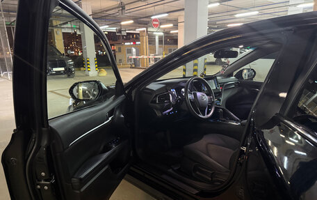 Toyota Camry, 2021 год, 2 600 000 рублей, 12 фотография