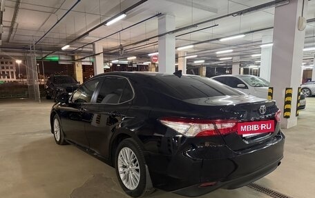 Toyota Camry, 2021 год, 2 600 000 рублей, 7 фотография