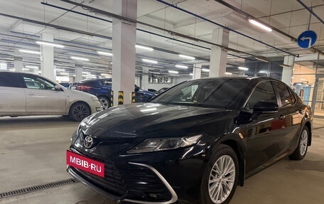 Toyota Camry, 2021 год, 2 600 000 рублей, 2 фотография