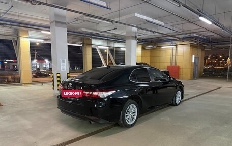 Toyota Camry, 2021 год, 2 600 000 рублей, 6 фотография