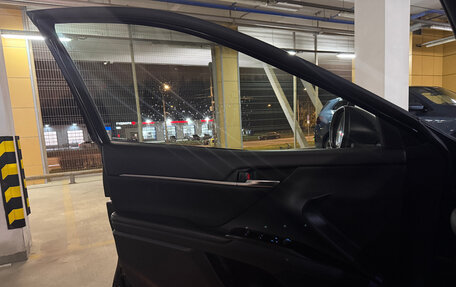 Toyota Camry, 2021 год, 2 600 000 рублей, 16 фотография