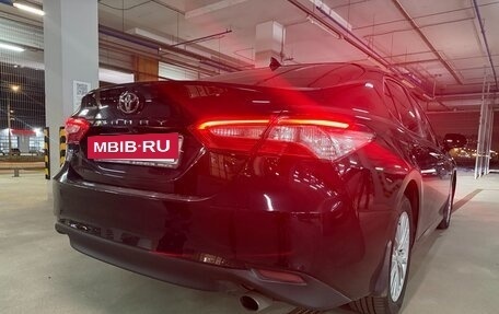 Toyota Camry, 2021 год, 2 600 000 рублей, 19 фотография