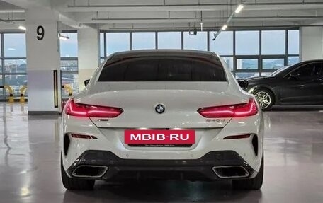 BMW 8 серия, 2022 год, 7 100 000 рублей, 3 фотография