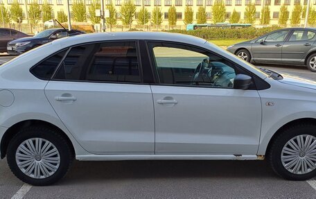 Volkswagen Polo VI (EU Market), 2017 год, 525 000 рублей, 2 фотография