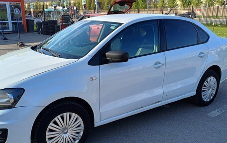 Volkswagen Polo VI (EU Market), 2017 год, 525 000 рублей, 24 фотография