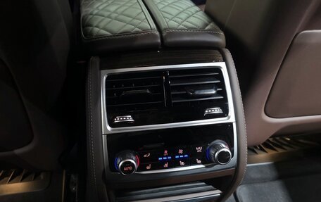 BMW 7 серия, 2022 год, 6 190 000 рублей, 9 фотография