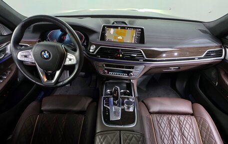 BMW 7 серия, 2022 год, 6 190 000 рублей, 14 фотография