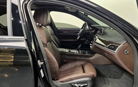 BMW 7 серия, 2022 год, 6 190 000 рублей, 18 фотография