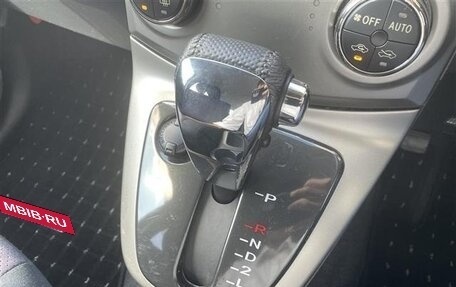 Toyota Rush II, 2016 год, 992 000 рублей, 13 фотография