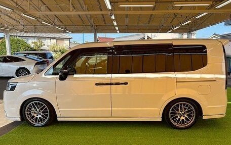 Honda Stepwgn, 2022 год, 1 951 950 рублей, 3 фотография