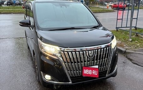 Toyota Esquire I, 2019 год, 3 000 000 рублей, 1 фотография