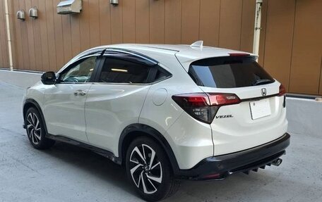 Honda Vezel, 2021 год, 1 367 000 рублей, 6 фотография