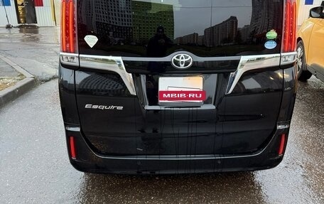Toyota Esquire I, 2019 год, 3 000 000 рублей, 4 фотография
