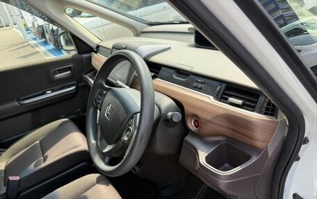 Honda Freed II, 2021 год, 1 210 000 рублей, 6 фотография