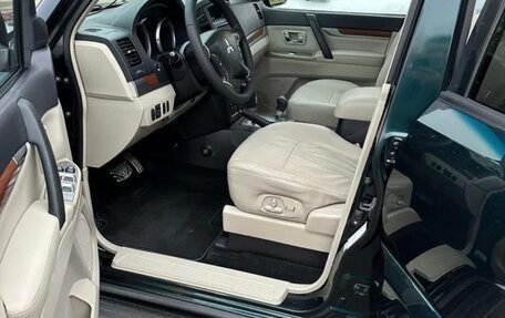 Mitsubishi Pajero IV, 2008 год, 1 970 000 рублей, 8 фотография