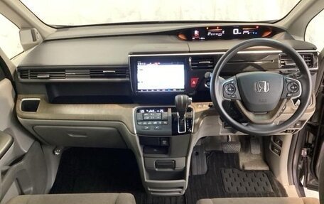 Honda Stepwgn IV, 2021 год, 2 250 000 рублей, 4 фотография