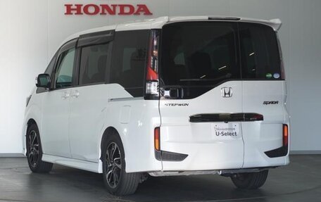 Honda Stepwgn IV, 2021 год, 1 800 000 рублей, 3 фотография