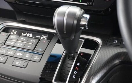 Honda Stepwgn IV, 2021 год, 1 800 000 рублей, 10 фотография