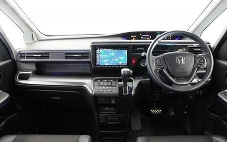 Honda Stepwgn IV, 2021 год, 1 800 000 рублей, 7 фотография