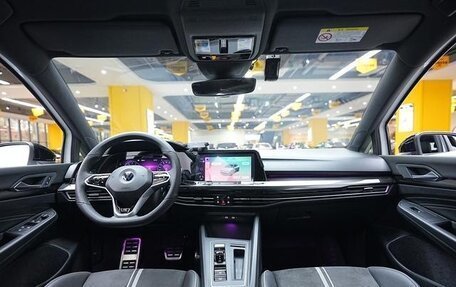 Volkswagen Golf VIII, 2024 год, 2 700 000 рублей, 9 фотография