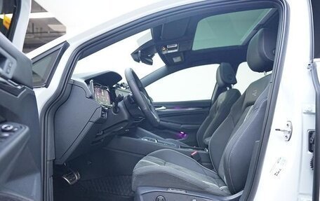 Volkswagen Golf VIII, 2024 год, 2 700 000 рублей, 12 фотография