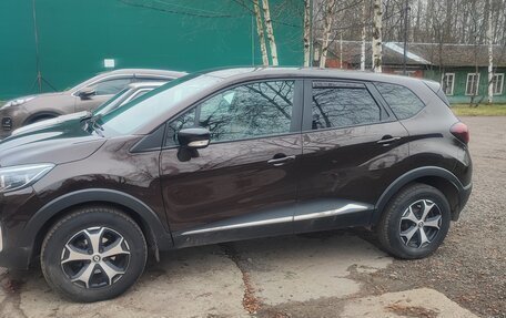 Renault Kaptur I рестайлинг, 2018 год, 1 600 000 рублей, 2 фотография