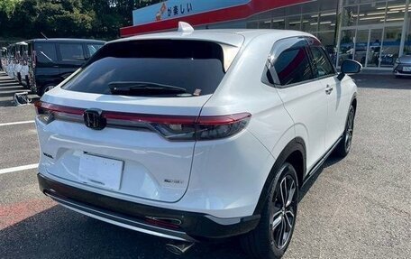 Honda Vezel, 2022 год, 1 650 000 рублей, 4 фотография